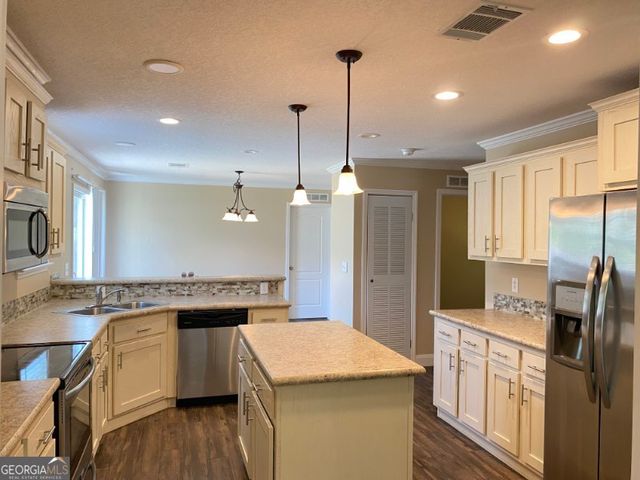 105 Bob White Lane, Newnan, GA 30263