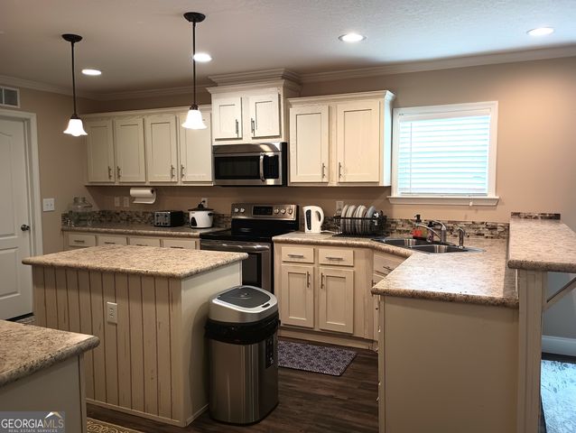 105 Bob White Lane, Newnan, GA 30263