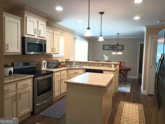 105 Bob White Lane, Newnan, GA 30263