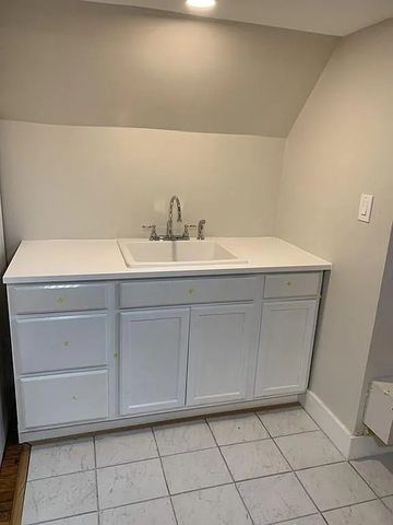 35 Hewins St 3, Boston, MA 02121
