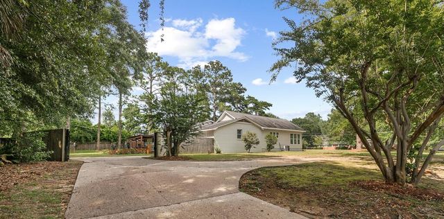 801 Montezuma Ave, Dothan, AL 36303