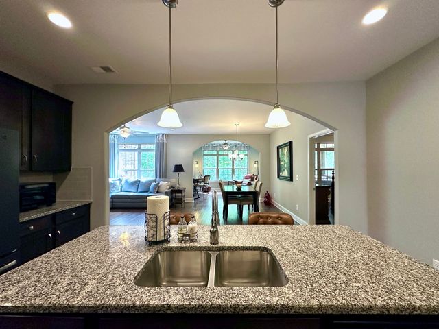 1008 Callaway Dr, Lebanon, TN 37087