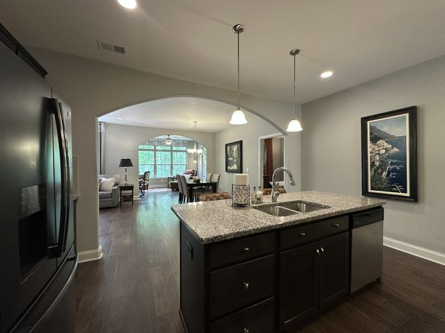 1008 Callaway Dr, Lebanon, TN 37087
