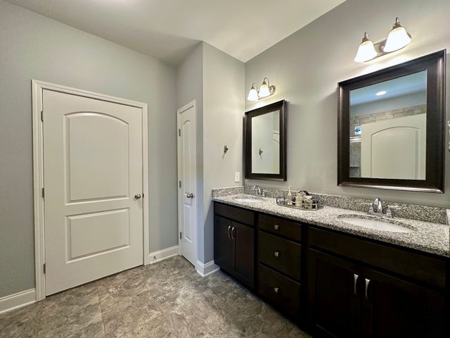 1008 Callaway Dr, Lebanon, TN 37087