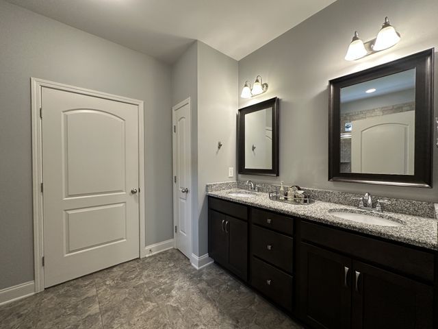 1008 Callaway Dr, Lebanon, TN 37087