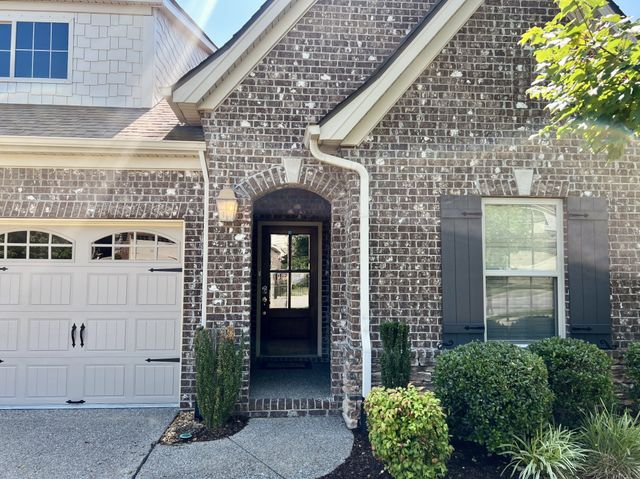 1008 Callaway Dr, Lebanon, TN 37087