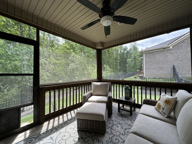 1008 Callaway Dr, Lebanon, TN 37087