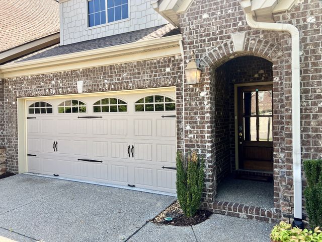 1008 Callaway Dr, Lebanon, TN 37087