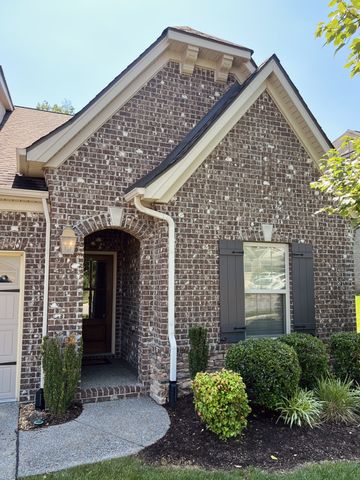 1008 Callaway Dr, Lebanon, TN 37087