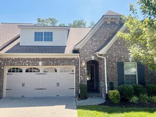 1008 Callaway Dr, Lebanon, TN 37087