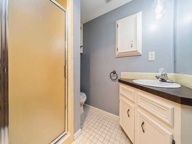 4113 77th Place Circle, Urbandale, IA 50322