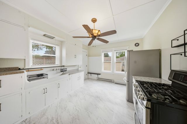 420 S 6th Street, Dekalb, IL 60115