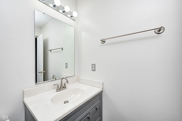 9144 Timpani Way, Indianapolis, IN 46231