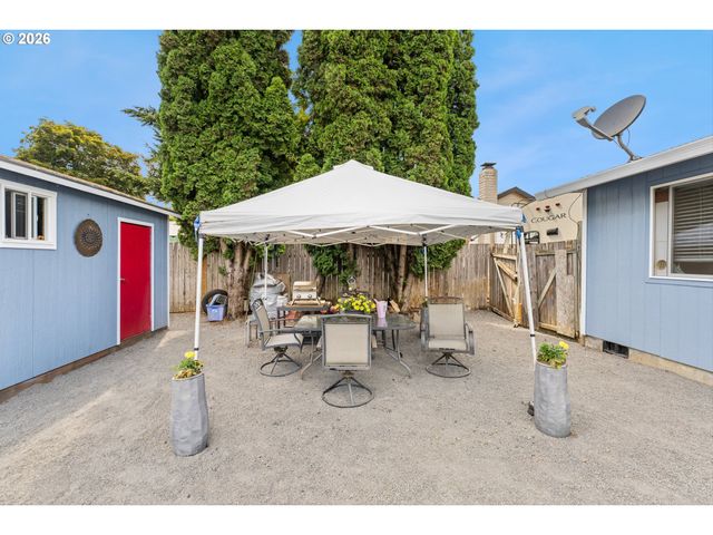177 S Heather St, Cornelius, OR 97113