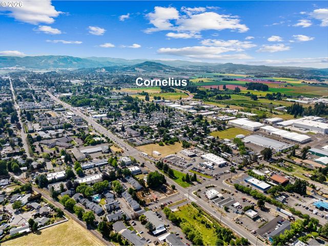 177 S Heather St, Cornelius, OR 97113