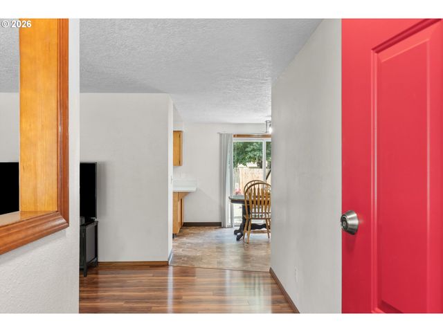 177 S Heather St, Cornelius, OR 97113