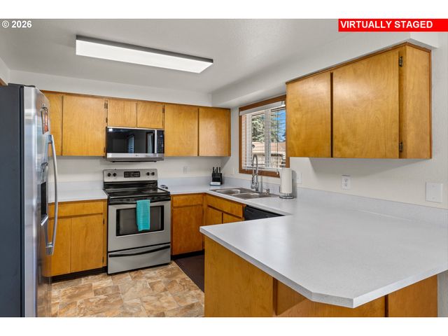 177 S Heather St, Cornelius, OR 97113