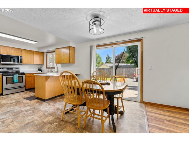 177 S Heather St, Cornelius, OR 97113