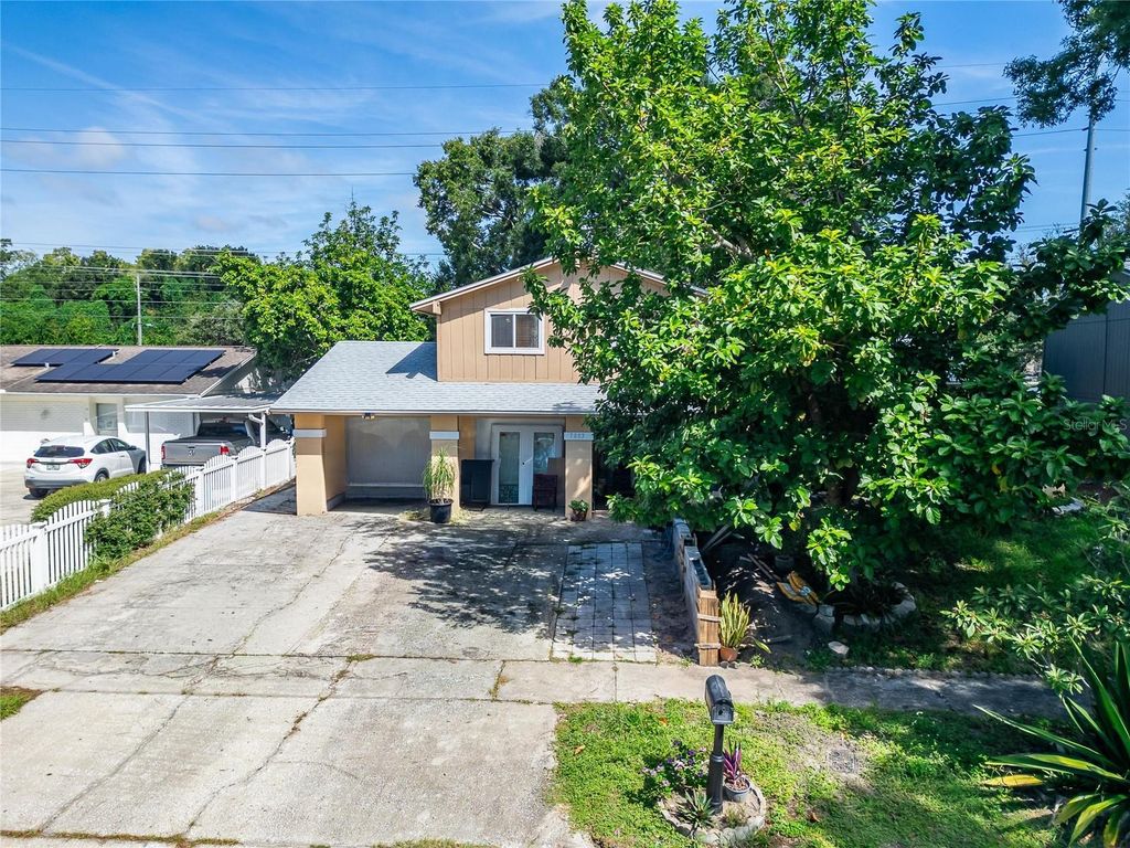 Image 2 of property listing at 7003 SUMMERBRIDGE DRIVE, Tampa, FL 33634