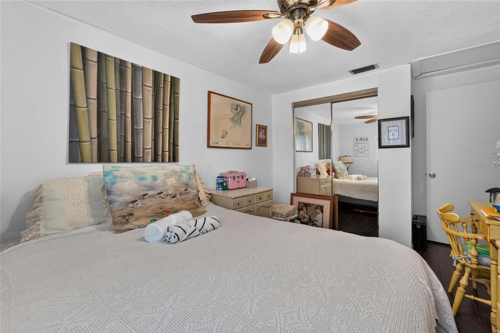 Image 8 of property listing at 7003 SUMMERBRIDGE DRIVE, Tampa, FL 33634