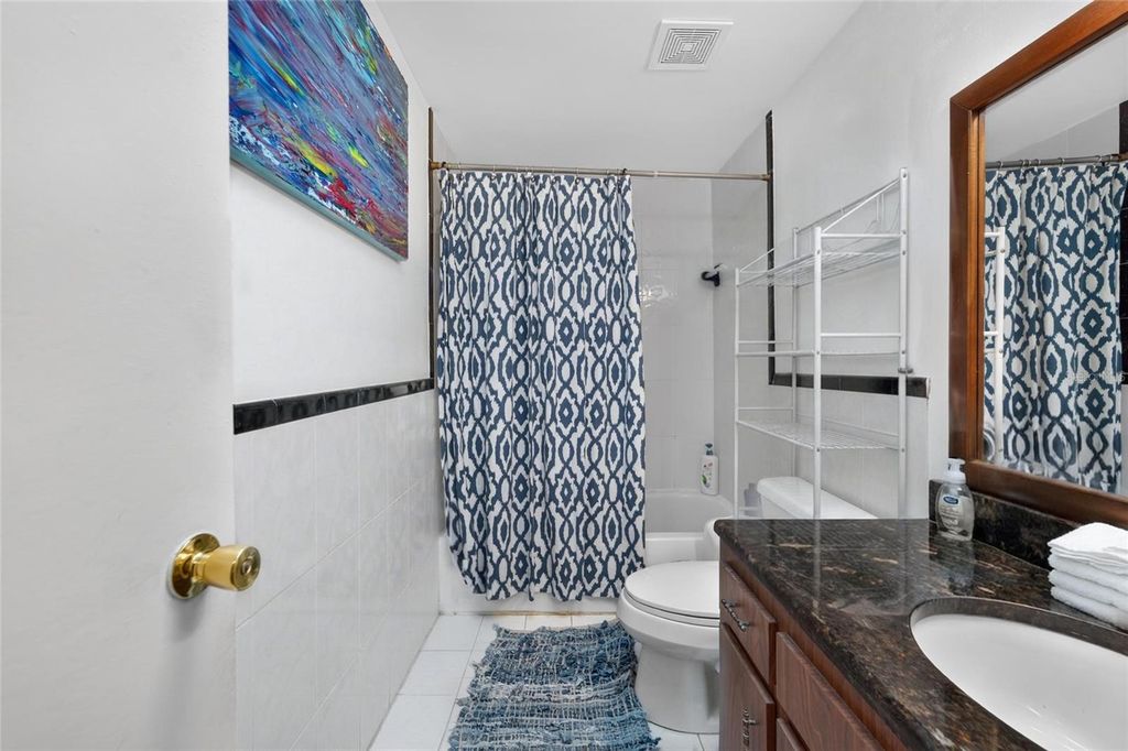 Image 9 of property listing at 7003 SUMMERBRIDGE DRIVE, Tampa, FL 33634