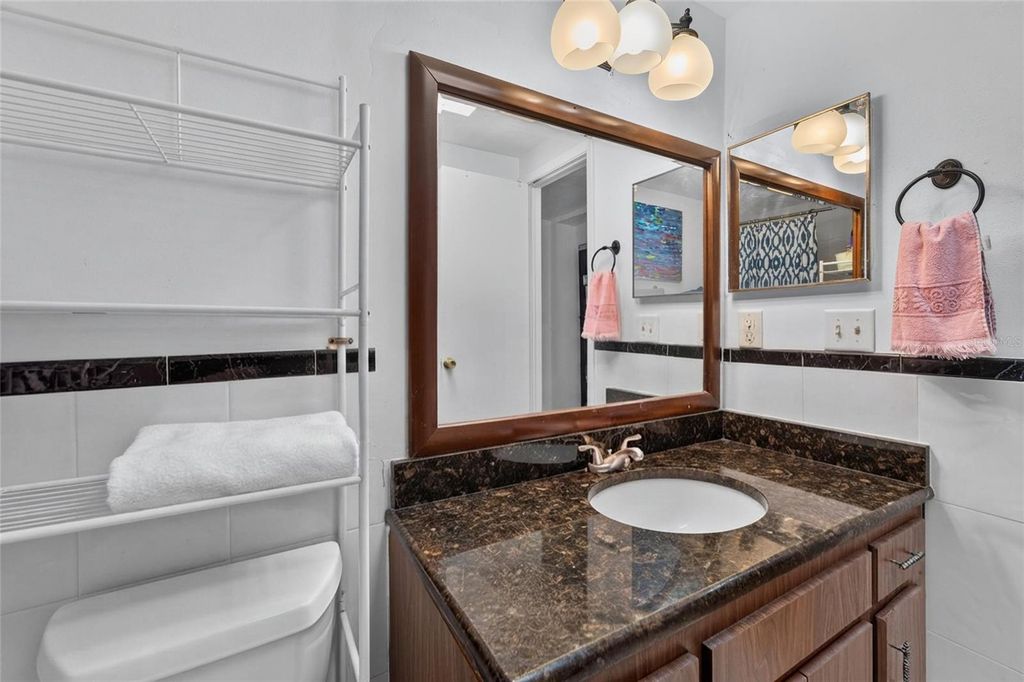 Image 10 of property listing at 7003 SUMMERBRIDGE DRIVE, Tampa, FL 33634