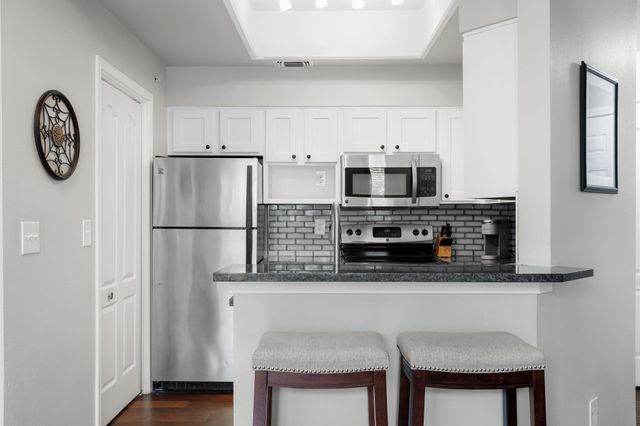 6000 Shepherd Mountain CV 219, Austin, TX 78730
