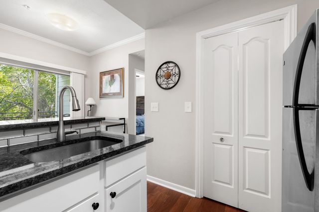 6000 Shepherd Mountain CV 219, Austin, TX 78730