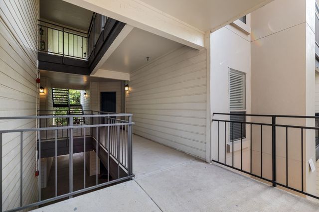 6000 Shepherd Mountain CV 219, Austin, TX 78730