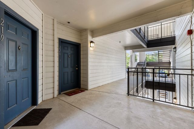 6000 Shepherd Mountain CV 219, Austin, TX 78730