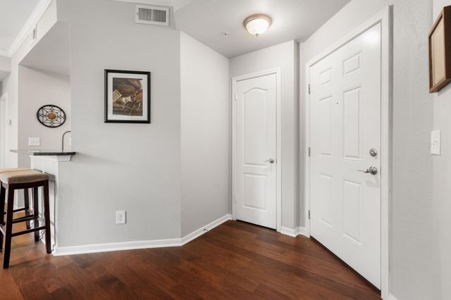 6000 Shepherd Mountain CV 219, Austin, TX 78730