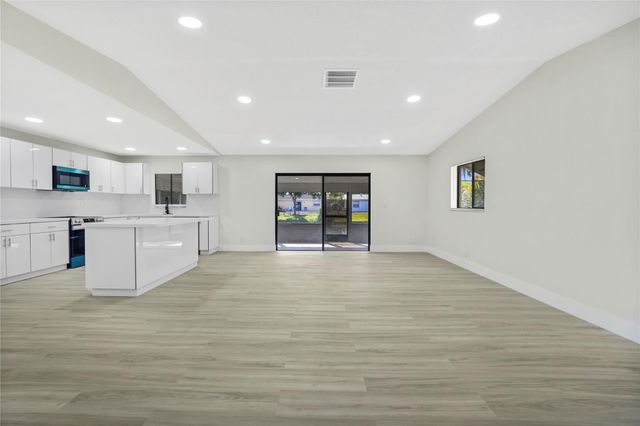 7708 SW 8th Court, North Lauderdale, FL 33068