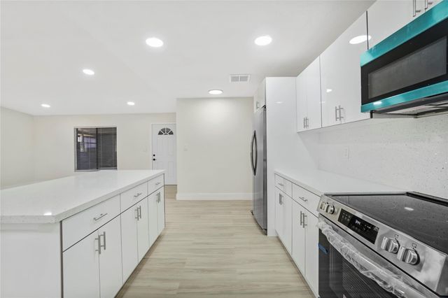 7708 SW 8th Court, North Lauderdale, FL 33068