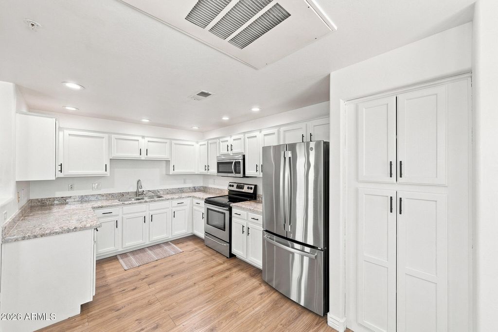 16801 N 94TH Street 2060, Scottsdale, AZ 85260 — photo 3