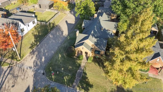 2704 E 16th Street, Tulsa, OK 74104