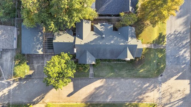 2704 E 16th Street, Tulsa, OK 74104