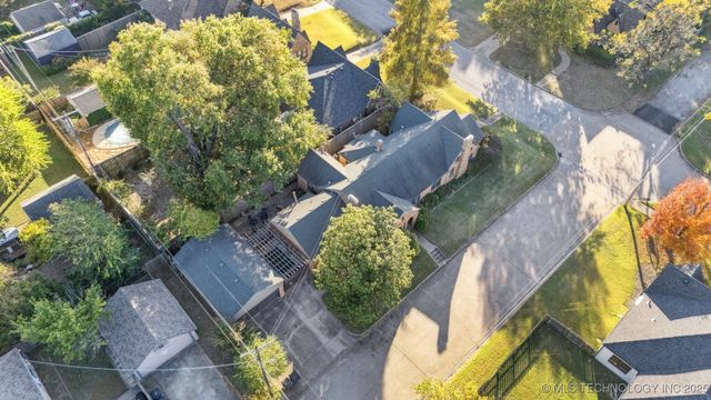 2704 E 16th Street, Tulsa, OK 74104