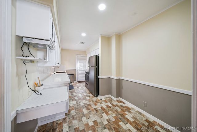 2704 E 16th Street, Tulsa, OK 74104