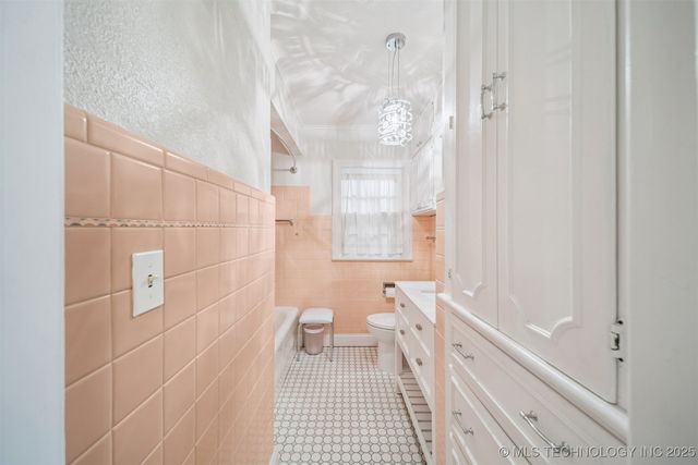 2704 E 16th Street, Tulsa, OK 74104