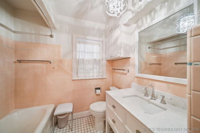 2704 E 16th Street, Tulsa, OK 74104