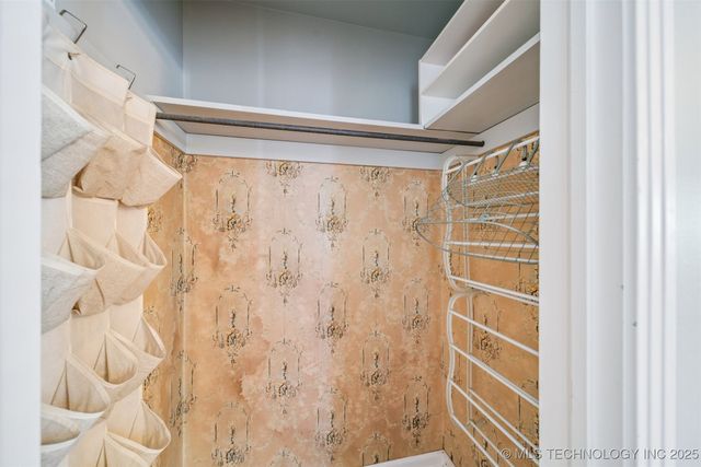 2704 E 16th Street, Tulsa, OK 74104