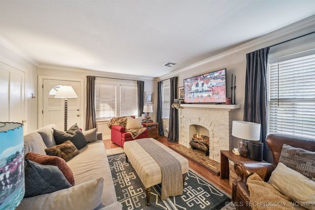 2704 E 16th Street, Tulsa, OK 74104