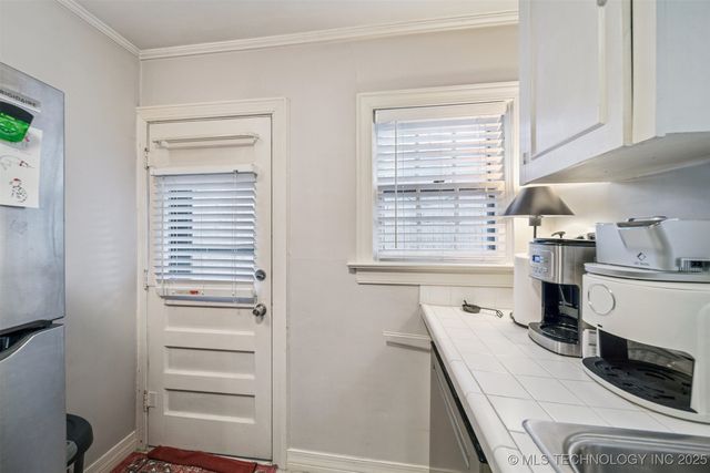 2704 E 16th Street, Tulsa, OK 74104