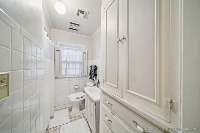 2704 E 16th Street, Tulsa, OK 74104