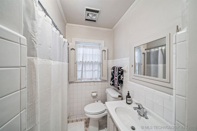 2704 E 16th Street, Tulsa, OK 74104