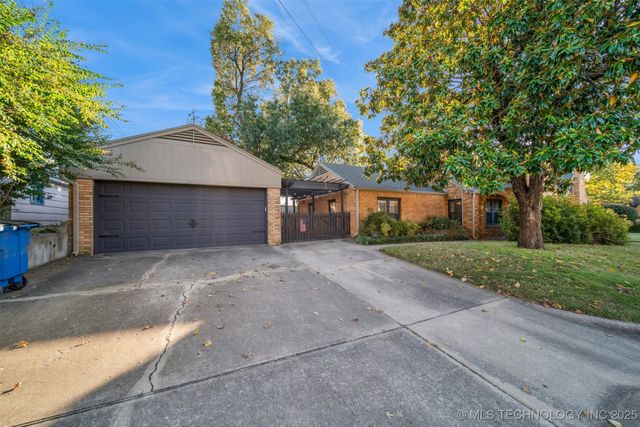 2704 E 16th Street, Tulsa, OK 74104