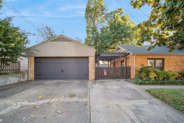 2704 E 16th Street, Tulsa, OK 74104