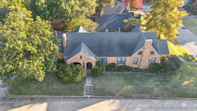 2704 E 16th Street, Tulsa, OK 74104