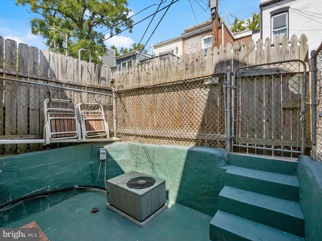 1648 KRAMER ST NE, Washington, DC 20002