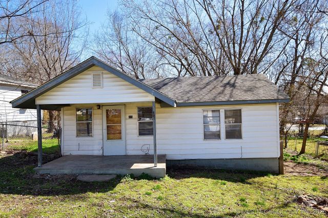 215 S Maple Avenue, Tahlequah, OK 74464